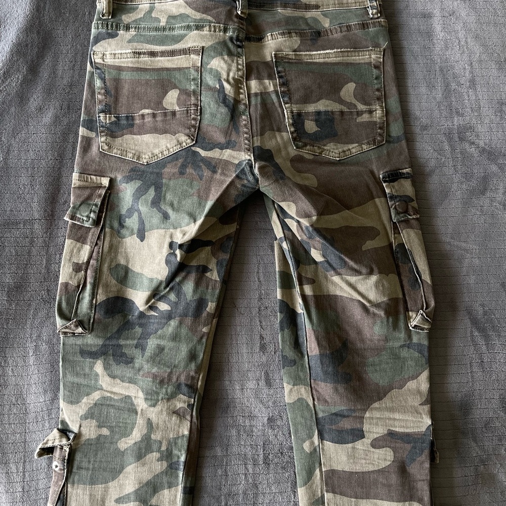 Men’s Skinny Camouflage Cargo Pants - Picture 5 of 5